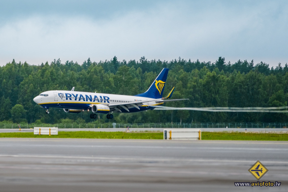 Boeing 737-8AS